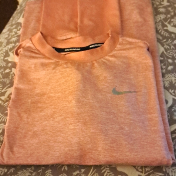 Nike Tops - NIKE RUNNING SHIRT WITH KEYHOLES SIZE LARGE